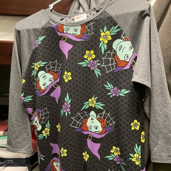 LuLaRoe Tops - Gray and Black Halloween Themed Raglan Shirt